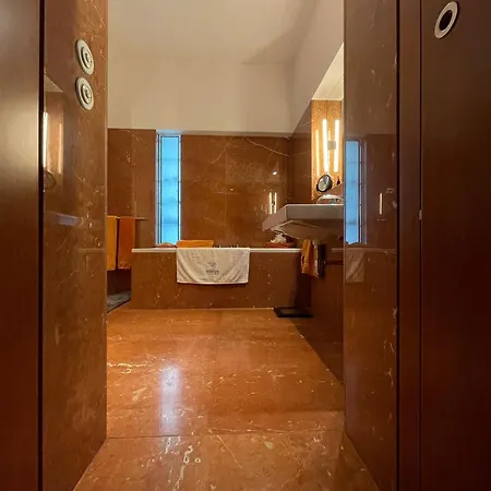 Nexliving Brandenburger Tor Apart Otel 4*