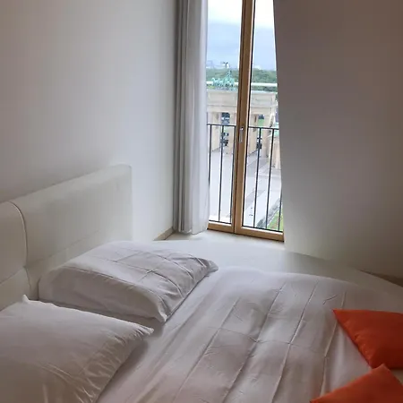 Nexliving Brandenburger Tor Apart Otel