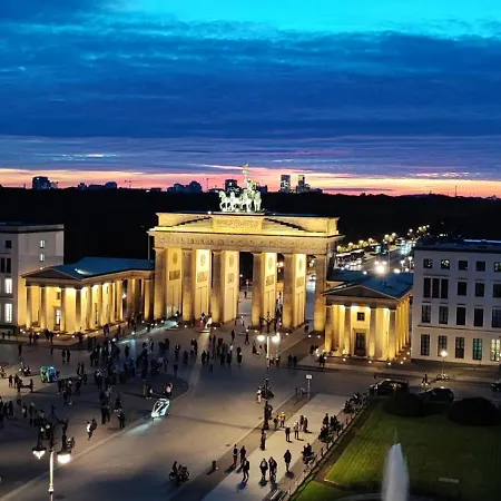 Nexliving Brandenburger Tor 4* 베를린